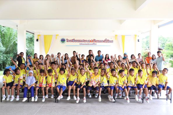 ให้โอวาทและกำลังใจให้กับคณะครู นักเรียน โรงเรียนเทศบาล 1 บ้านกระบี่น้อย