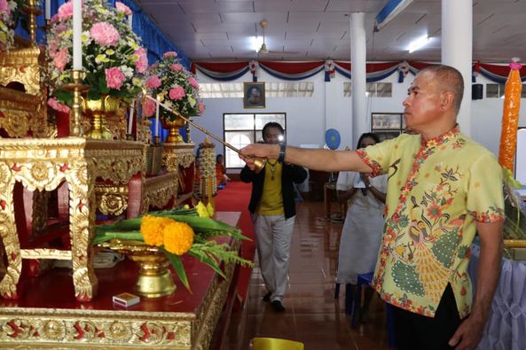 ร่วมถวายเทียนพรรษา ผ้าอาบน้ำฝน และเครื่องไทยธรรม แด่พระภิกษุสงฆ์ วัดกระบี่น้อย