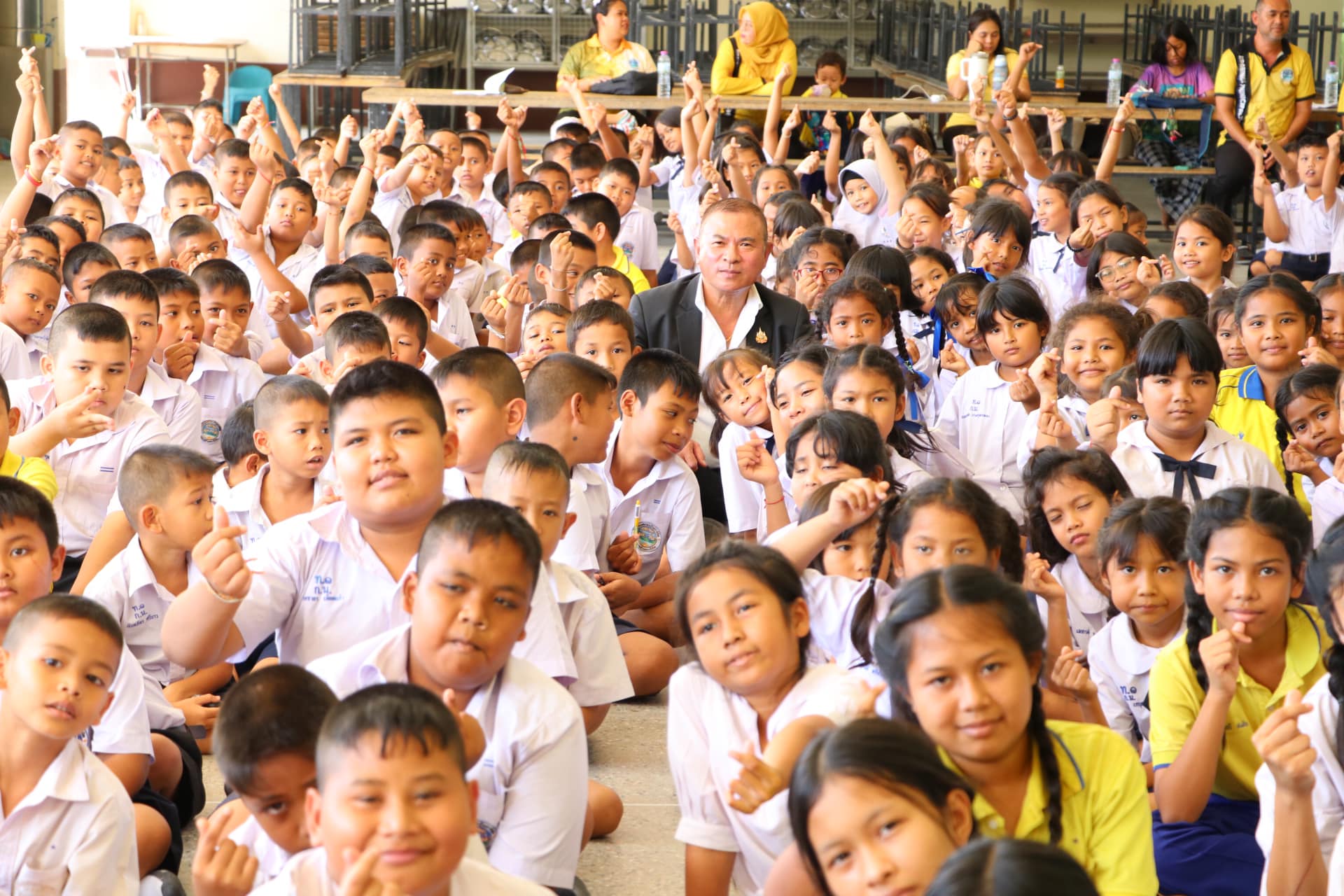 พิธีมอบคู่มือพัฒนาการอ่านการเขียน โครงการพัฒนาการอ่านการเขียน