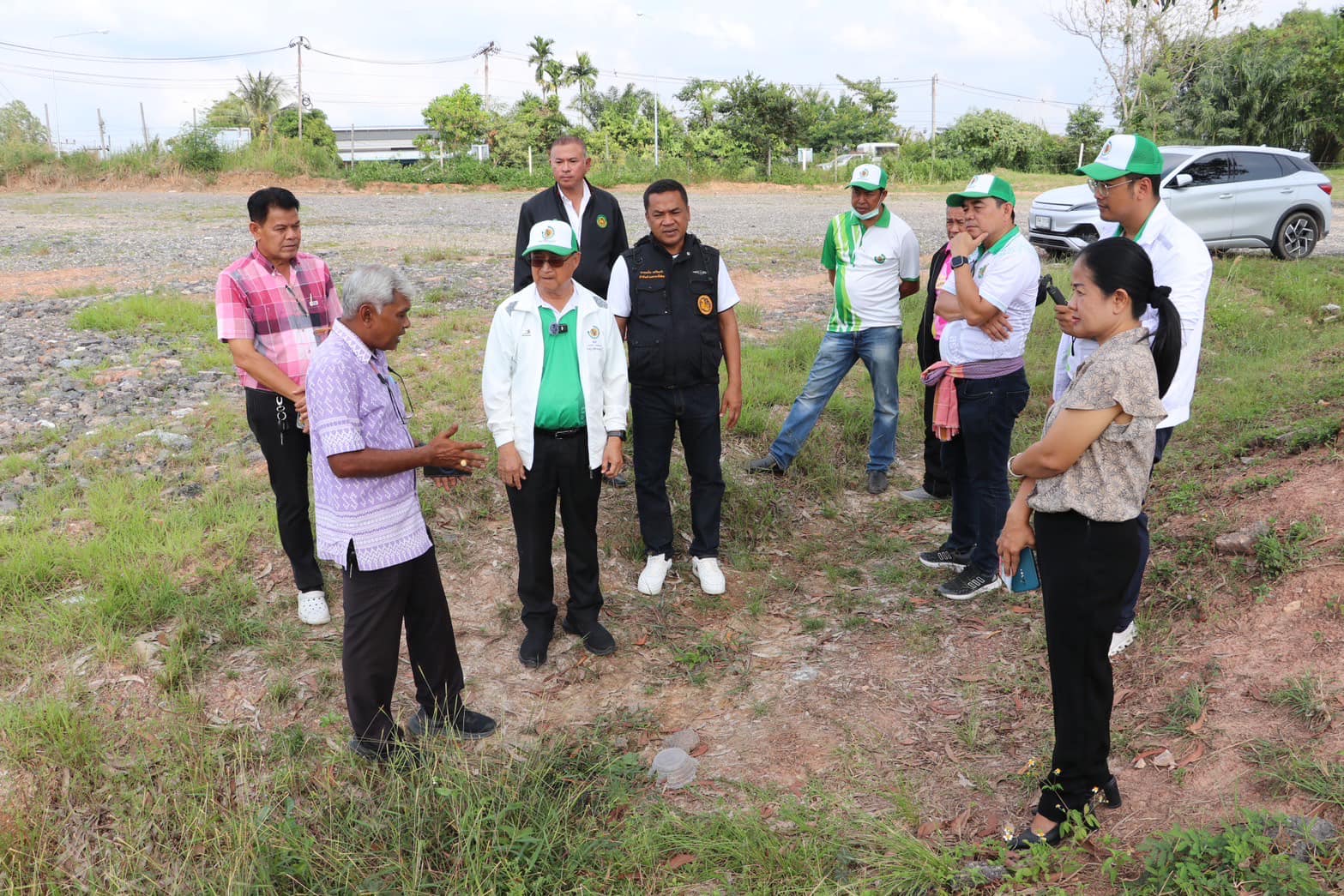 ลงพื้นที่ ร่วมกับเจ้าหน้าที่ชลประทาน ( ผู้ดูแล) เพื่อตรวจสอบการเปิด-ปิด ระบบควบคุมน้ำ