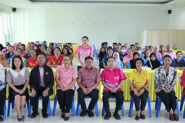 โครงการรู้เท่าทันมะเร็งเต้านมแต่เริ่มเพิ่มเติมความสุขให้ครอบครัว