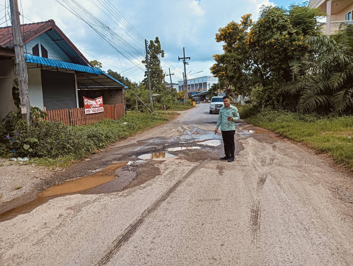 ลงพื้นที่ สำรวจถนนสายวัดถ้ำเสือ หมู่ที่ 1