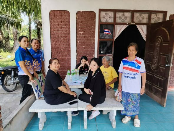 เทศบาลตำบลกระบี่น้อย ร่วมกับ เจ้าหน้าที่สำนักงานพัฒนาสังคมและความมั่นคงของมนุษย์จังหวัดกระบี่ ลงพื้นที่ ตรวจสอบข้อเท็จจริง ผู้ประสบปัญหาทางสังคมในพื้นที่ตำบลกระบี่น้อย