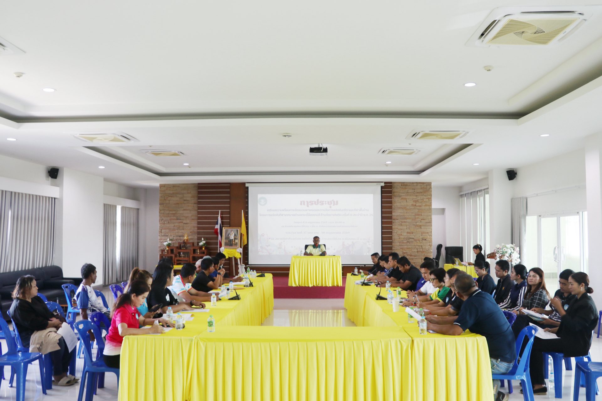 #ร่วมประชุมหารือเตรียมความการจัดขบวนพาเหรดและการจัดการแข่งขันกีฬาพื้นบ้านและกรีฑา สำหรับการจัดโครงการ การแข่งขันกีฬา “เทศบาลตำบลกระบี่น้อยเกมส์ ต้านภัยยาเสพติด ครั้งที่ 9” ประจำปี 2569
