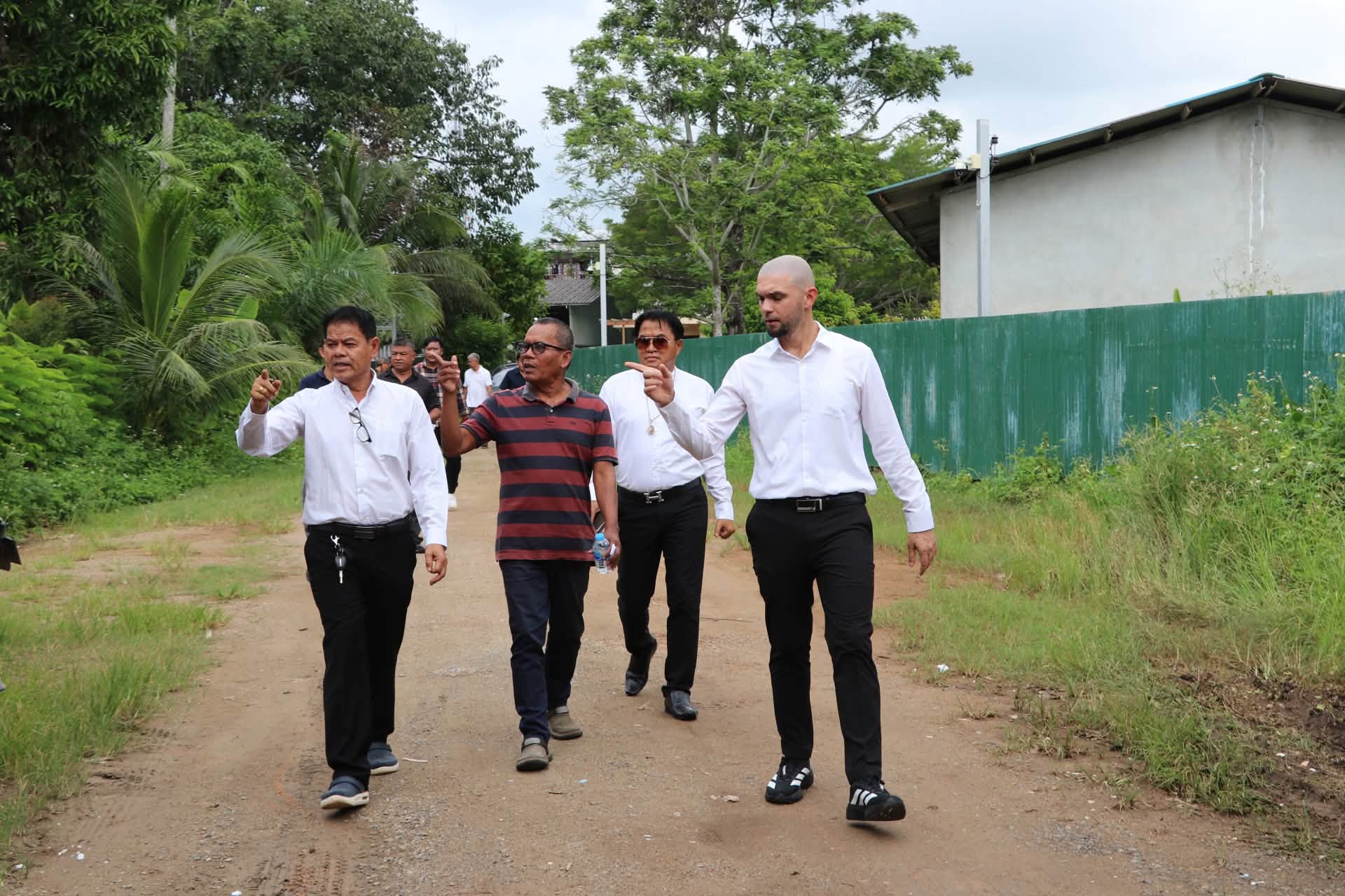 #ร่วมประชุมหารือเพื่อหาแนวทางแก้ไขปัญหาน้ำท่วมขัง พร้อมรับฟังความคิดเห็นและข้อเสนอแนะจากประชาชนในพื้นที่ ซอยสุดใจ (หมู่บ้านวรารมณ์ ซอย 1) หมู่ที่ 11 ตำบลกระบี่น้อย
